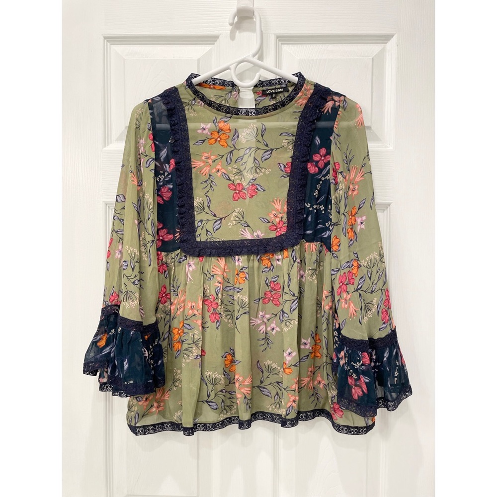 Love Sam Floral Top